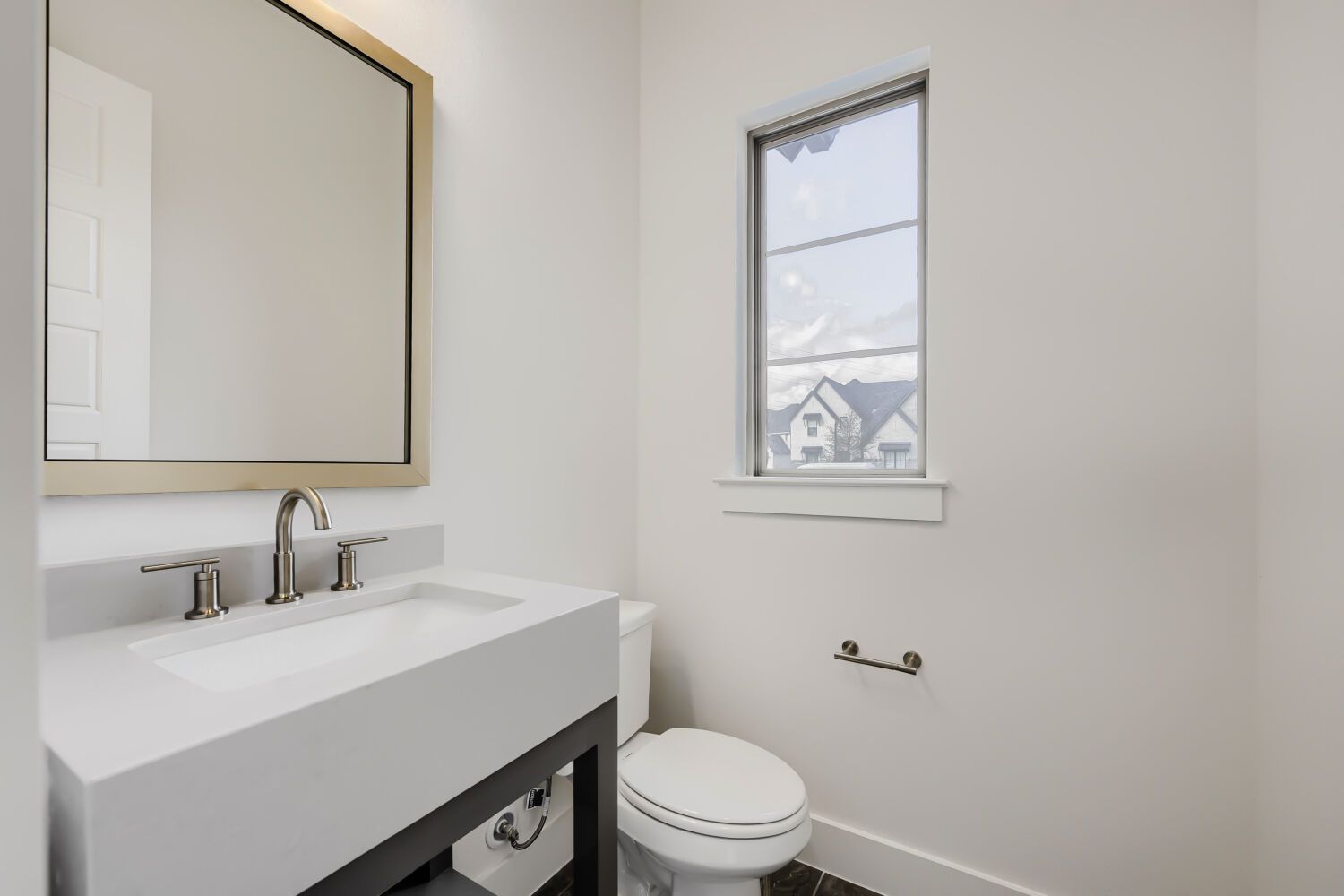 Plan 1644 Representative Photo - Powder Bath