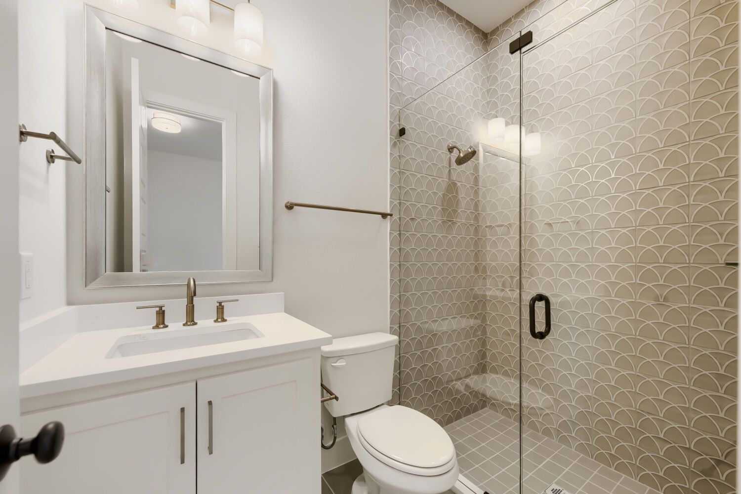 Plan 1644 Representative Photo - Secondary Bathroom