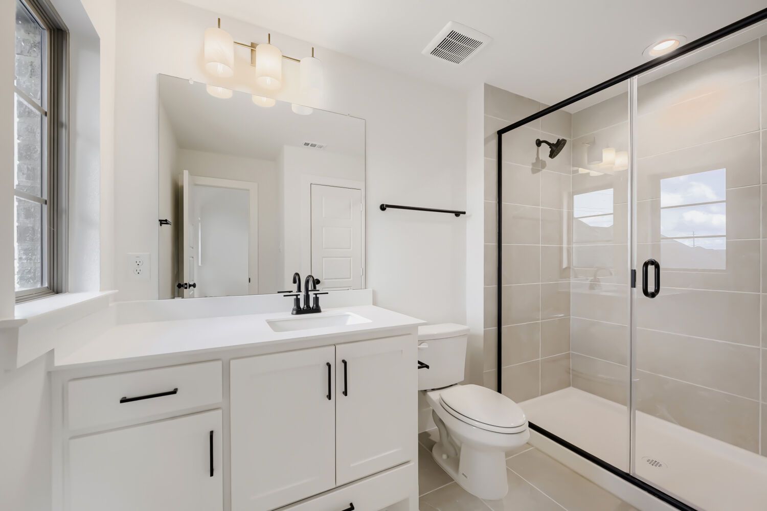 Plan 1644 Representative Photo - Secondary Bathroom