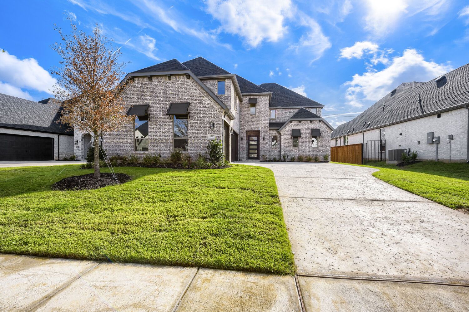 1317 Naples - Front Elevation