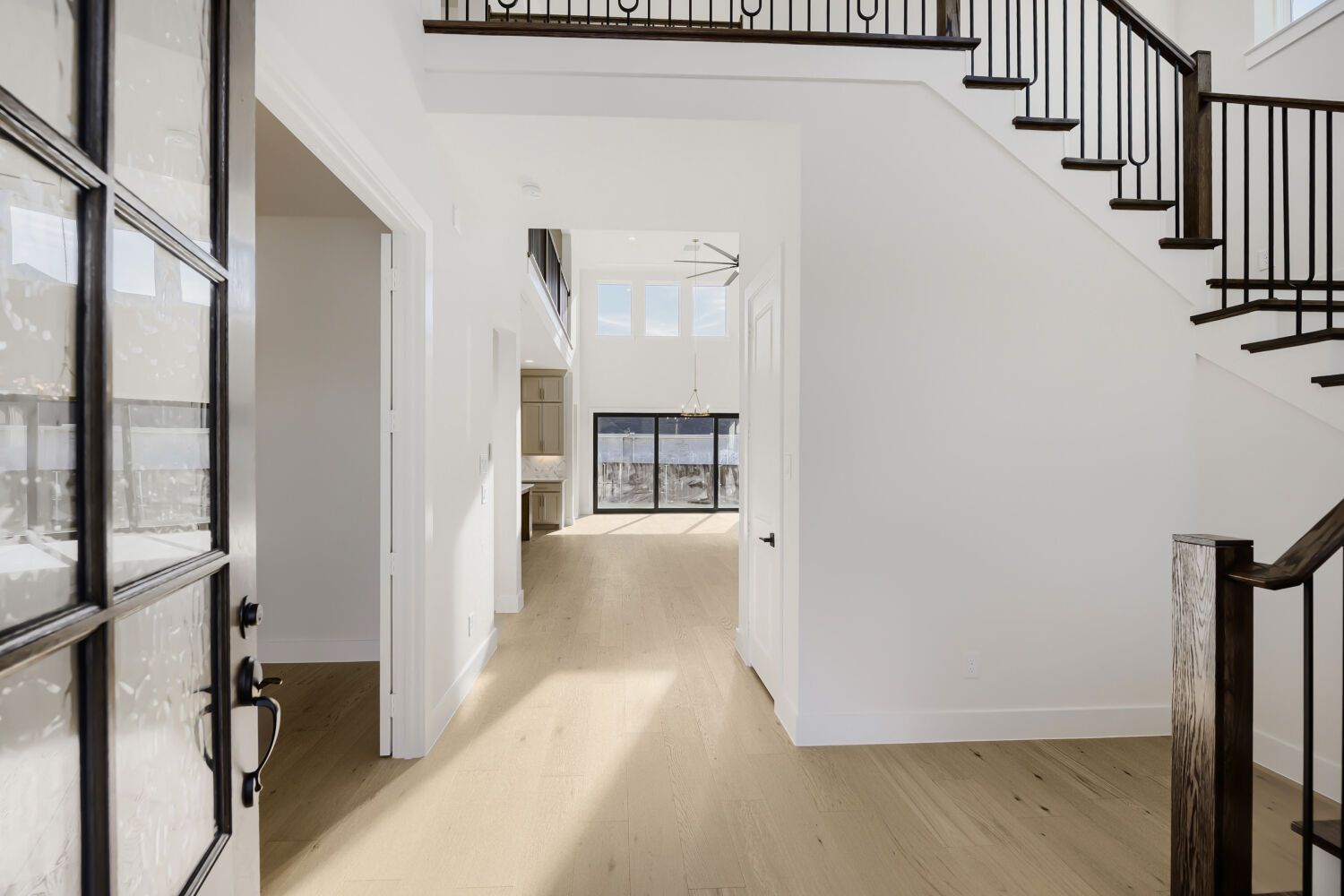 801 Bella Casa - Entry
