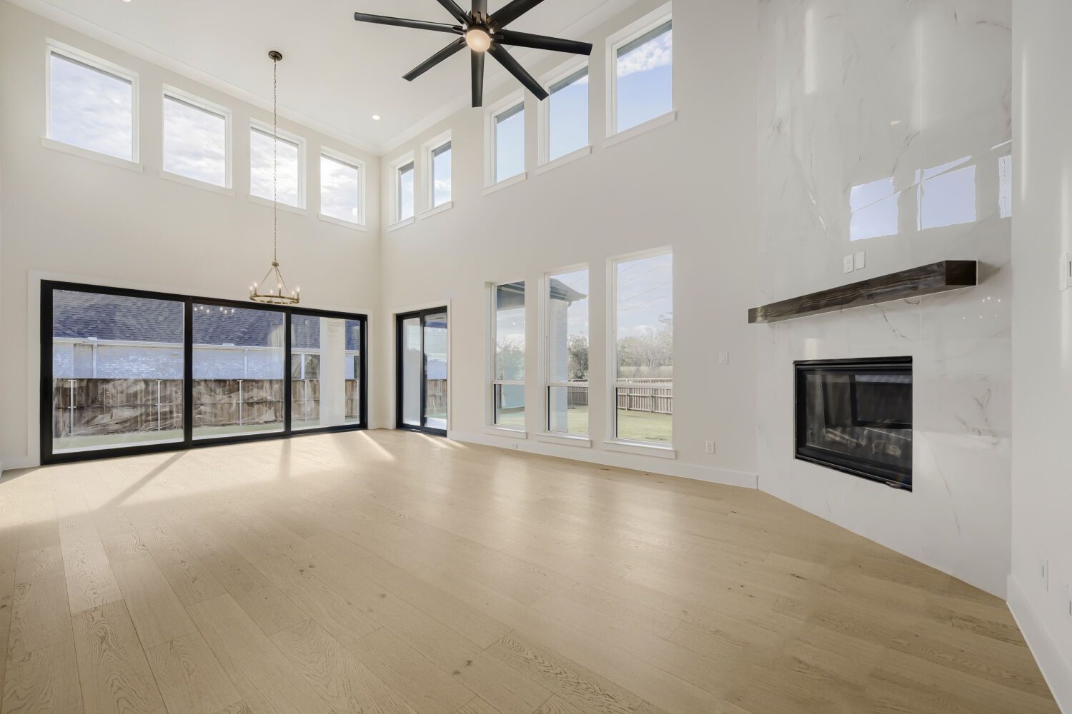 801 Bella Casa - Living Area