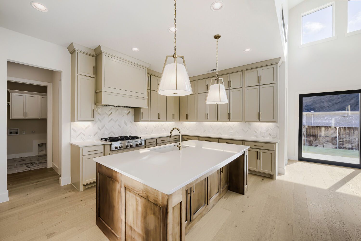 801 Bella Casa - Kitchen