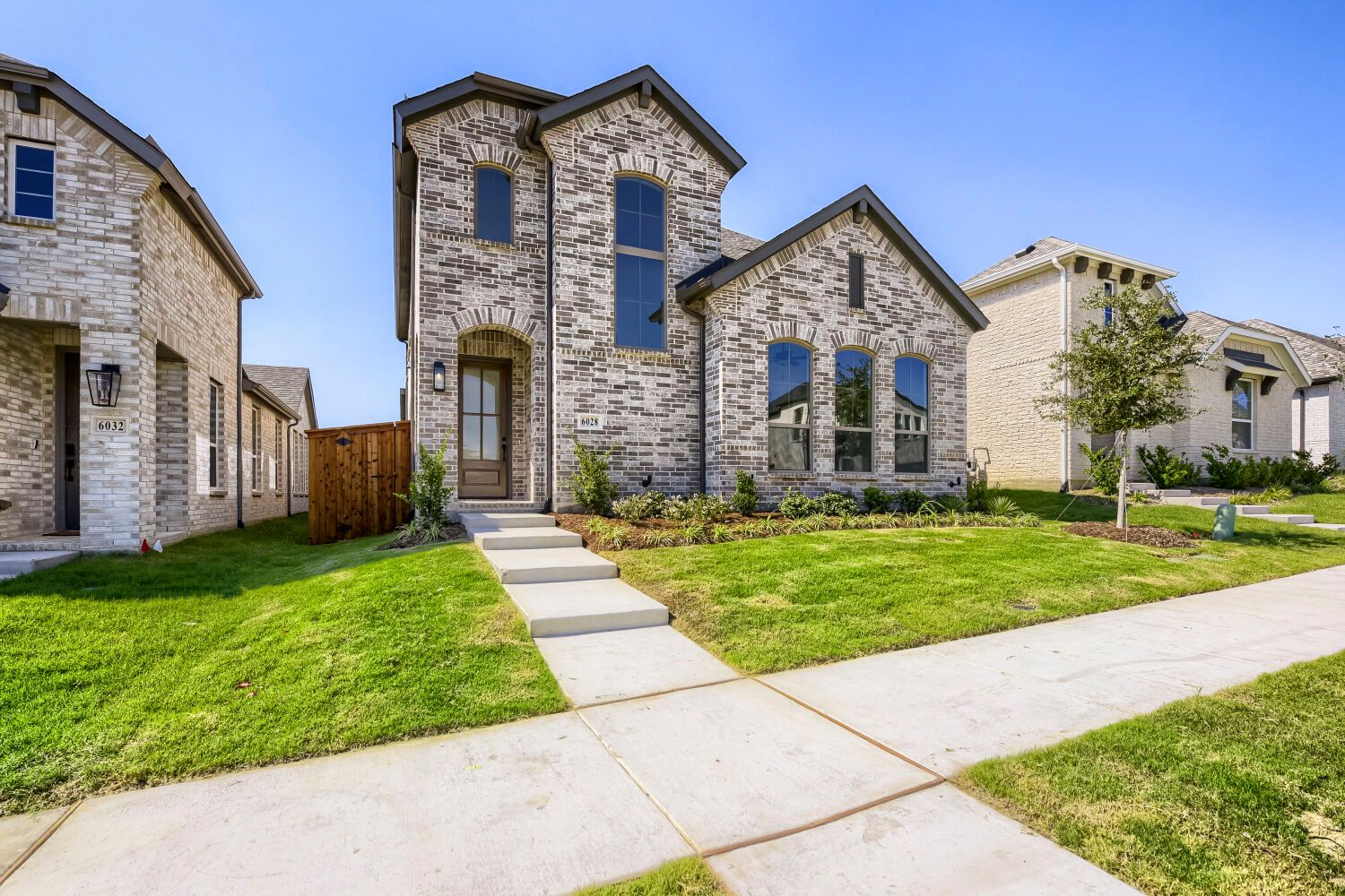 6028 Silverstein - Front Elevation