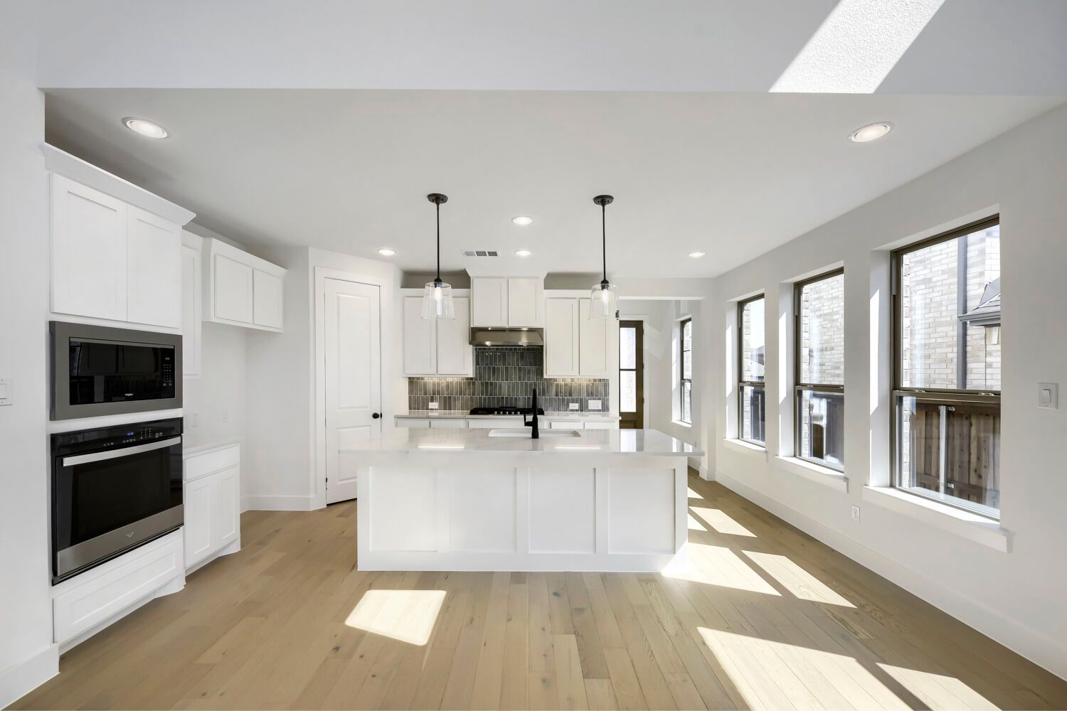 6028 Silverstein - Kitchen