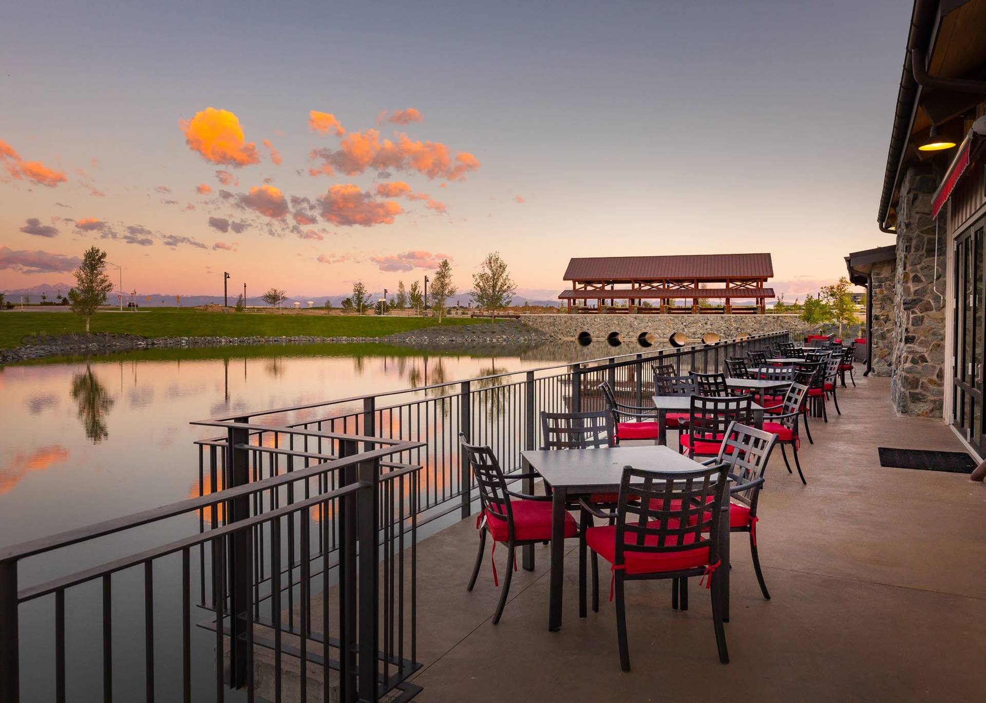 RainDance cafe seating