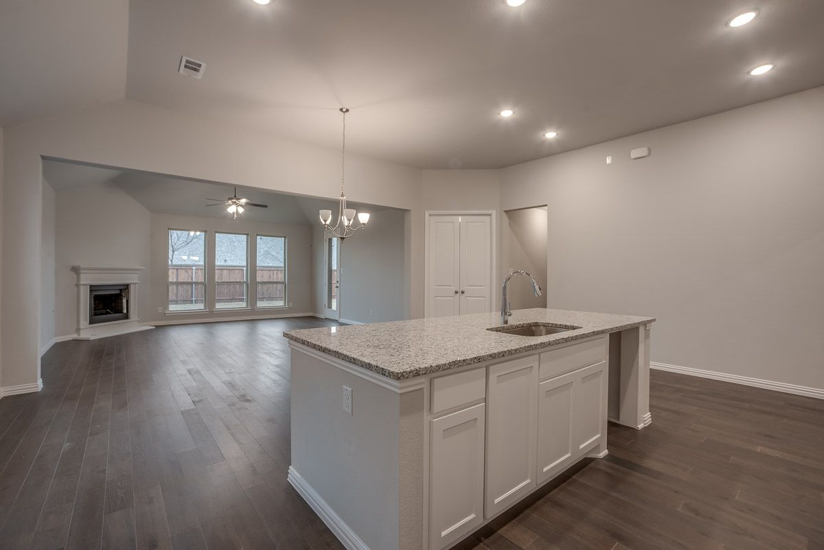 Plan 1682 Kitchen/Family Room Representative Image