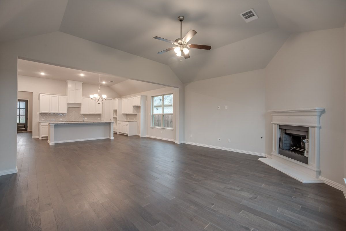 Plan 1682 Family Room/Kitchen Representative Image