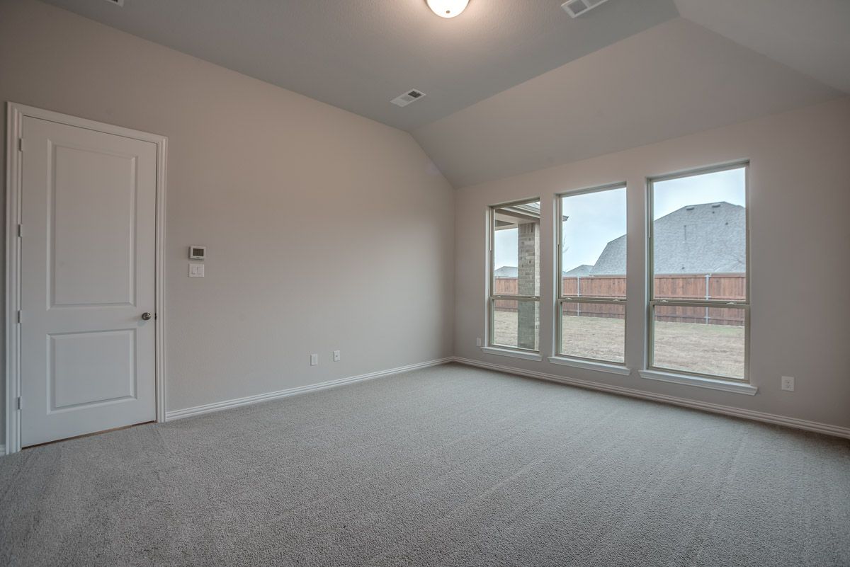 Plan 1682 Primary Bedroom Representative Image