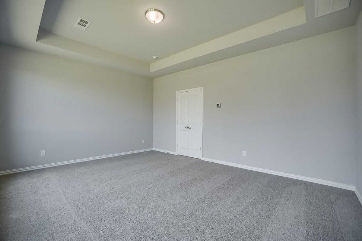 Plan 1689 Primary Bedroom Representative Image