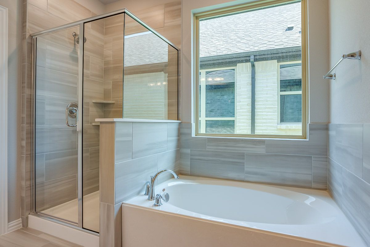 Plan 1689 Primary Bathroom Representative Image