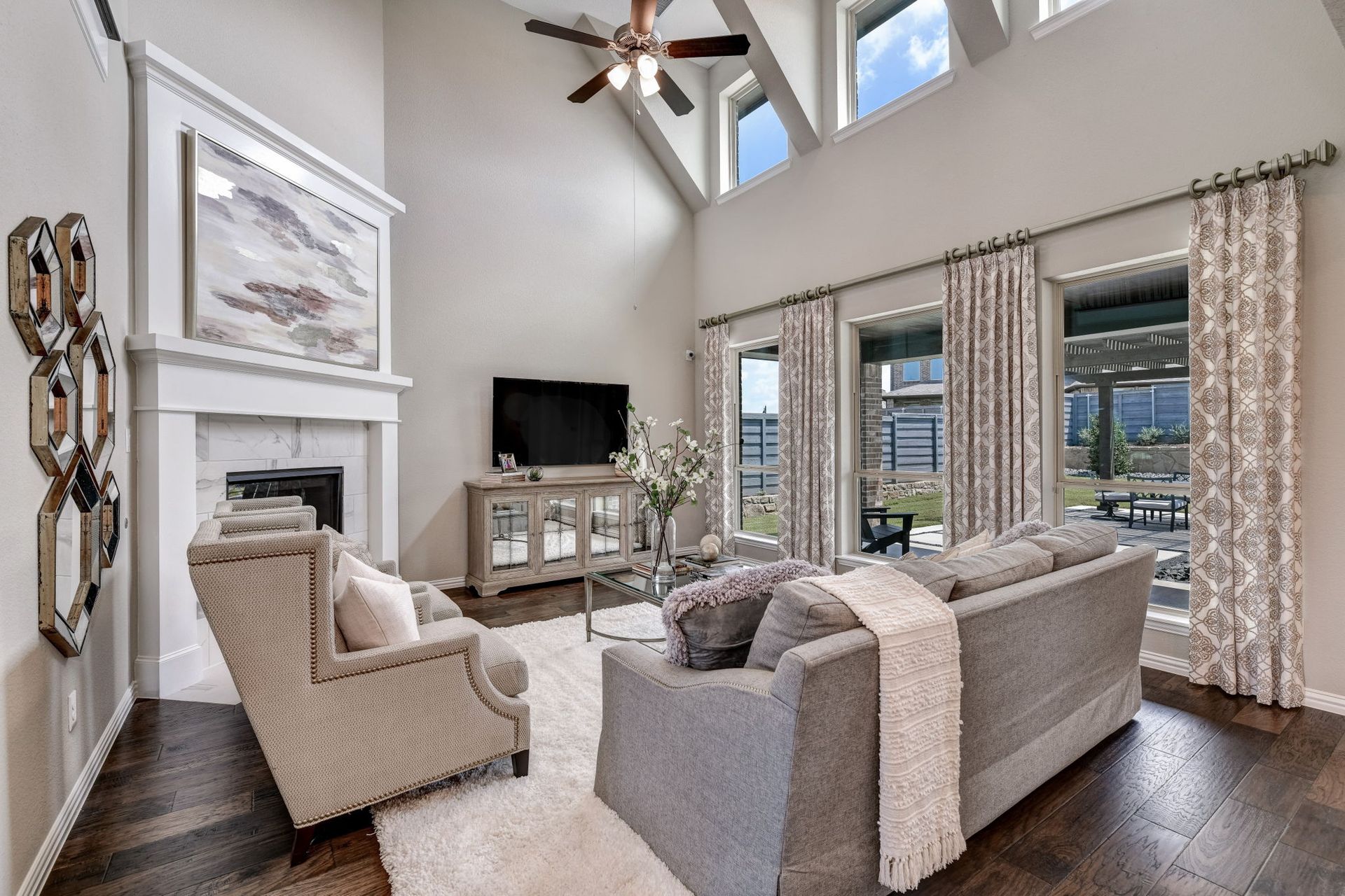 Plan 1686 Living Room Representative Image