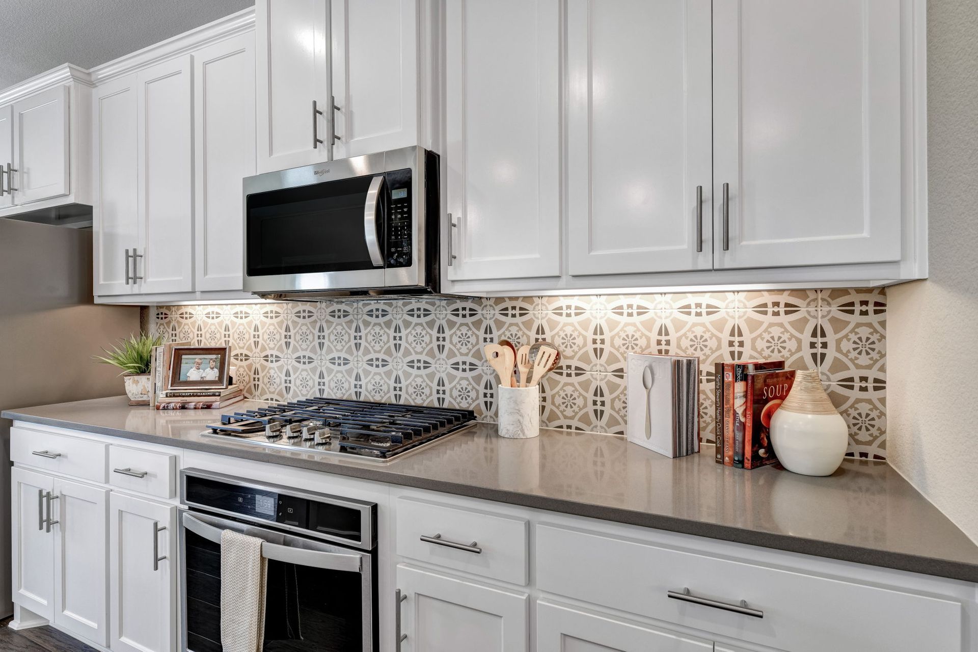Plan 1686 Kitchen Representative Image