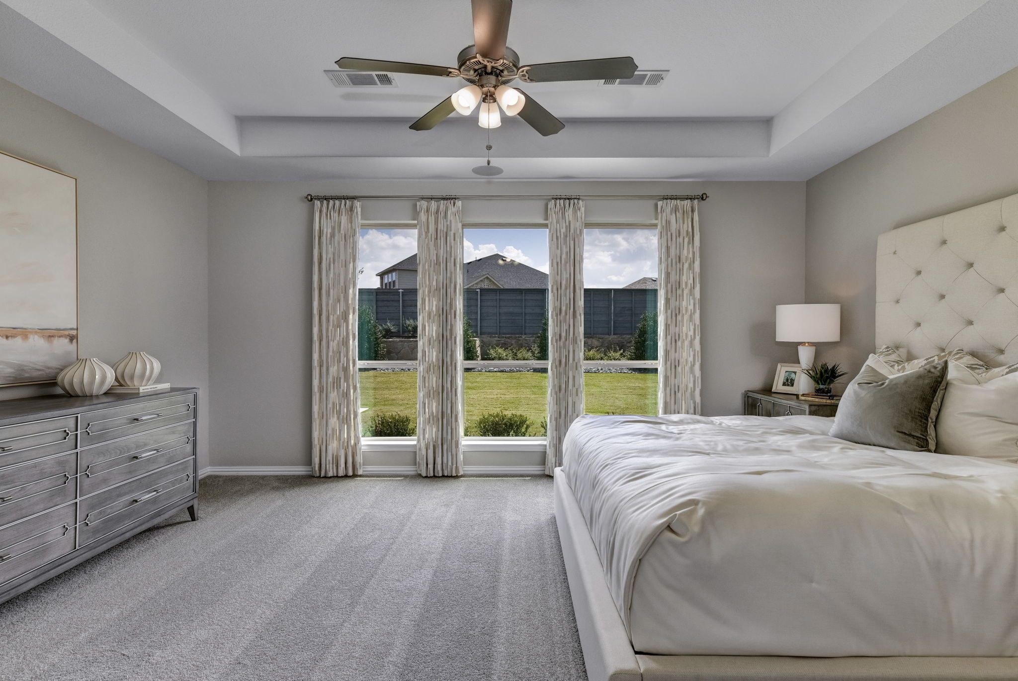 Plan 1686 Primary Bedroom Representative Image