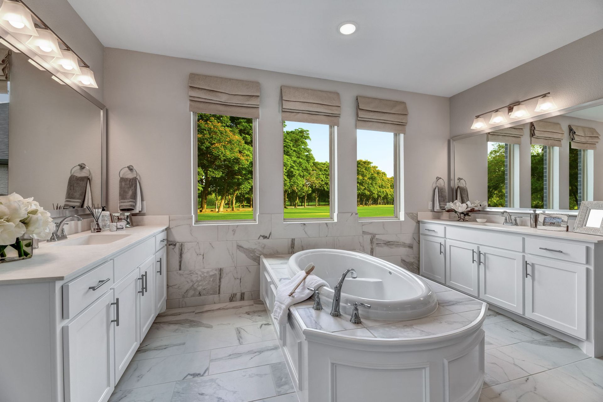 Plan 1686 Primary Bath Representative Image