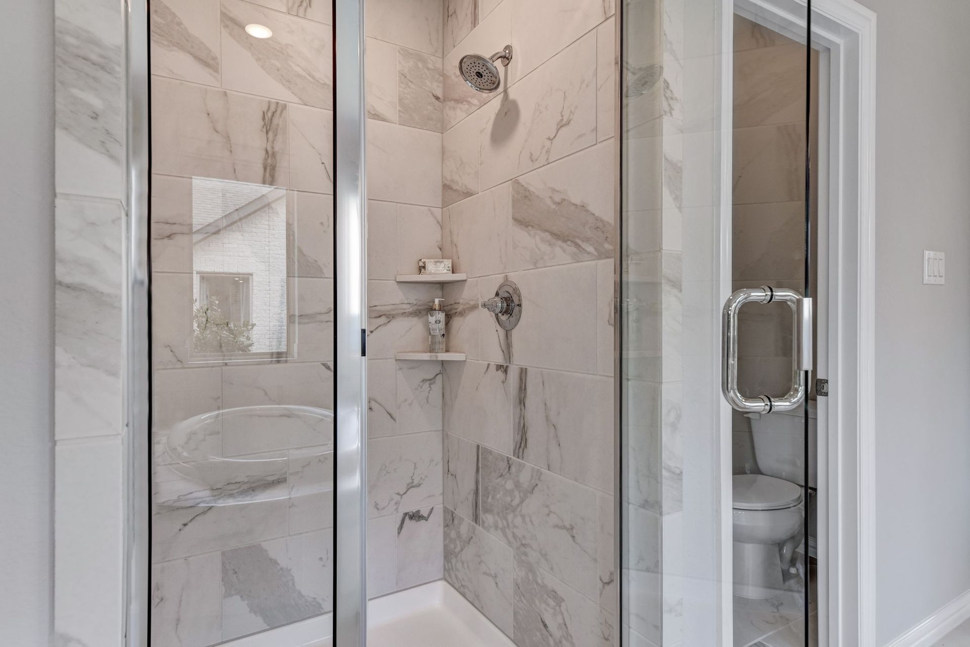 Plan 1686 Primary Shower Representative Image