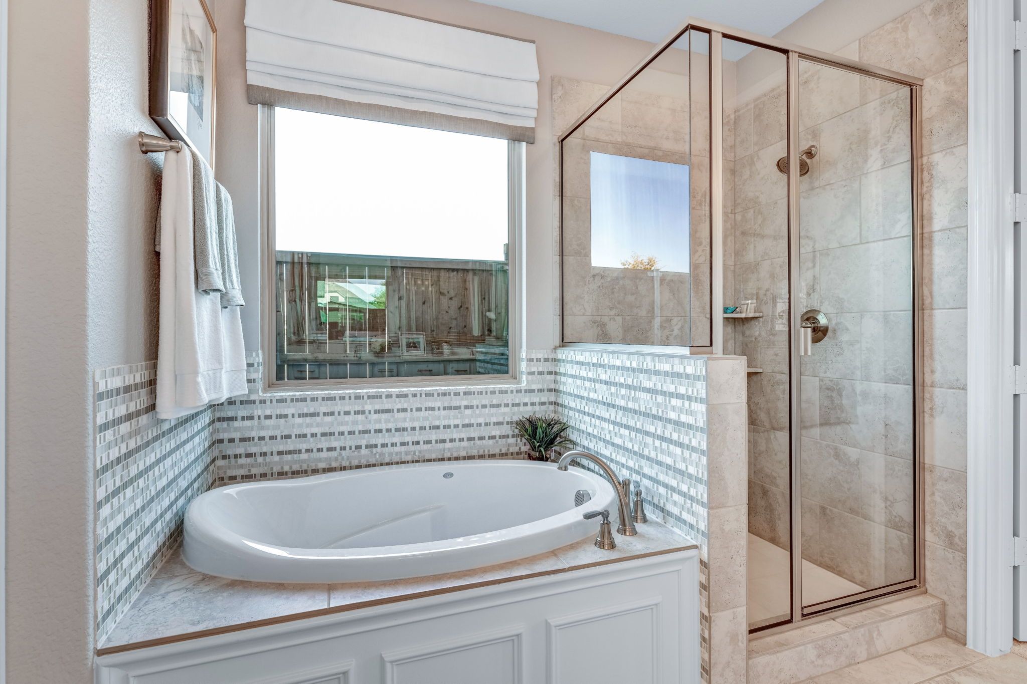 Plan 116 Primary Bath Representative Image