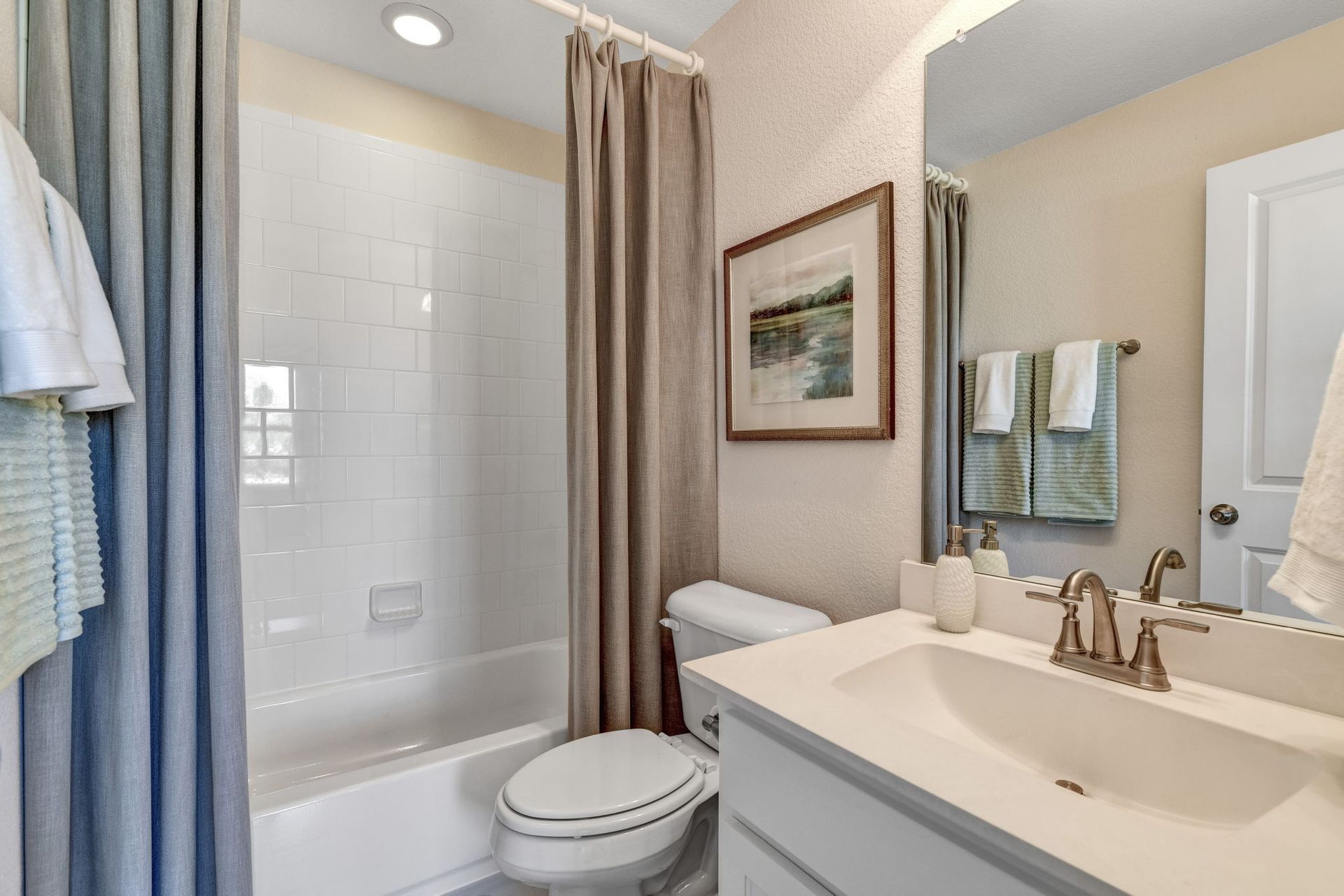 Plan 116 Secondary Bath Representative Image