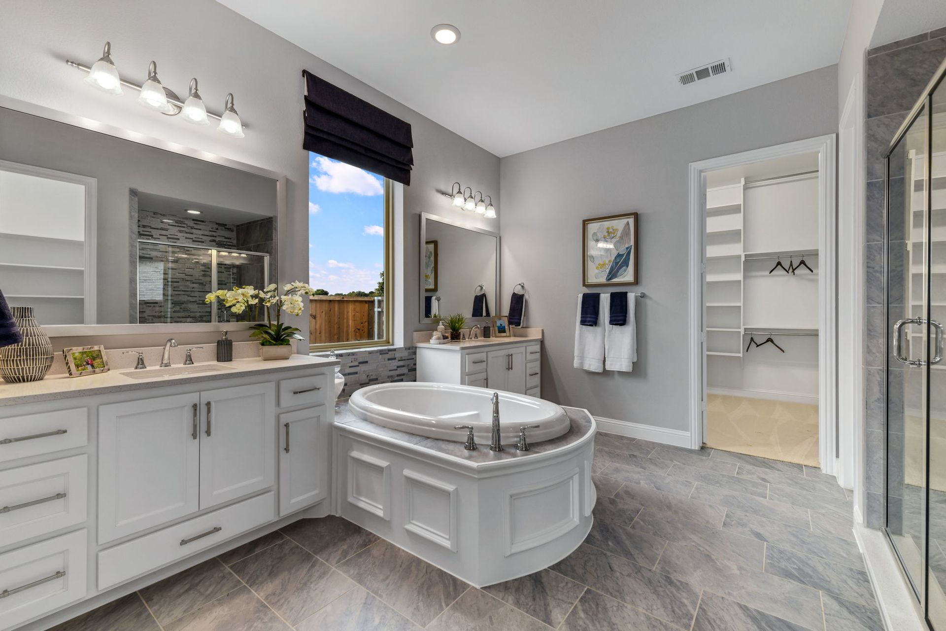 Plan 1632 Primary Bathroom Representative Image