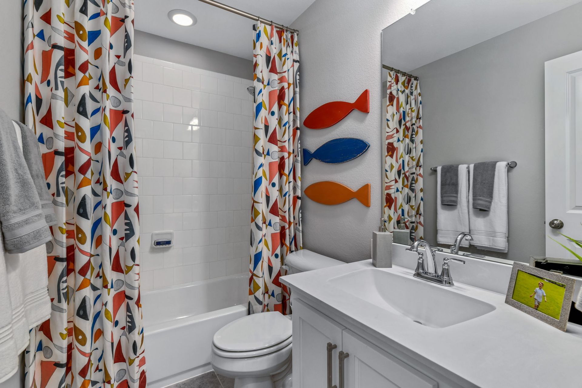 Plan 1632 Secondary Bathroom Representative Image