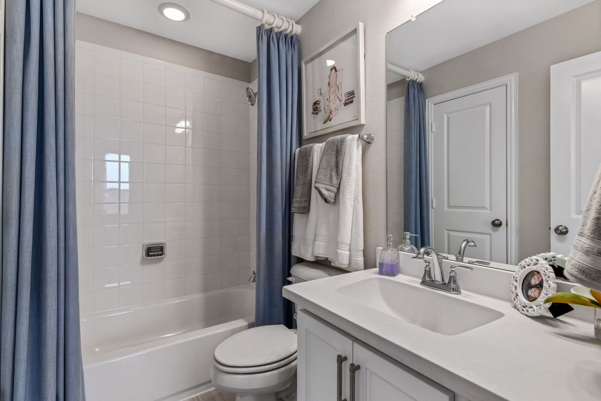 Plan 1632 Secondary Bathroom Representative Image