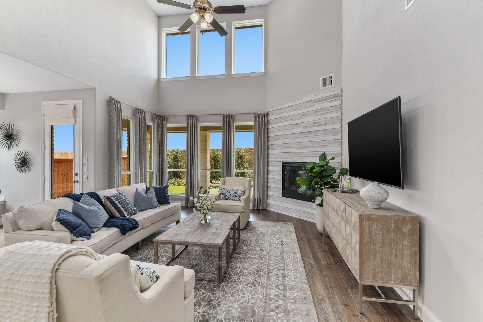 Plan 1118 Living Room Representative Image