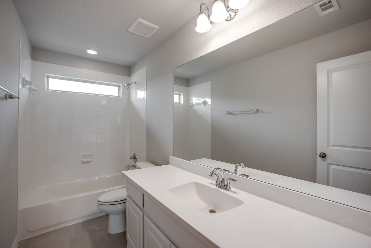 Plan 1509 Secondary Bathroom Representative Image