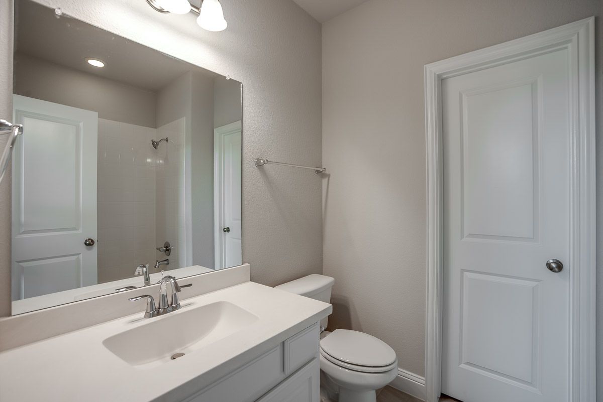 Plan 1509 Secondary Bathroom Representative Image