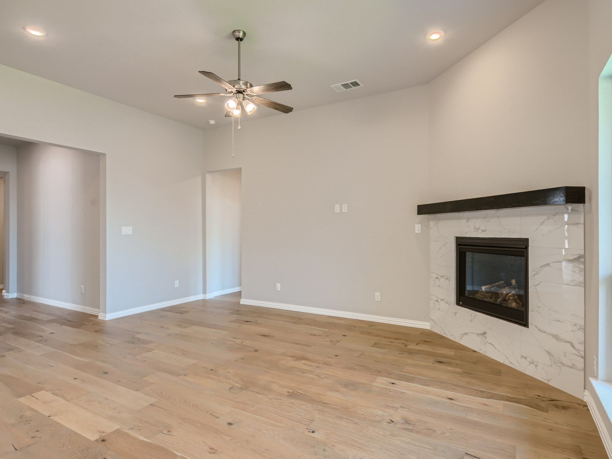 Plan 1521 Living Room Representative Photo