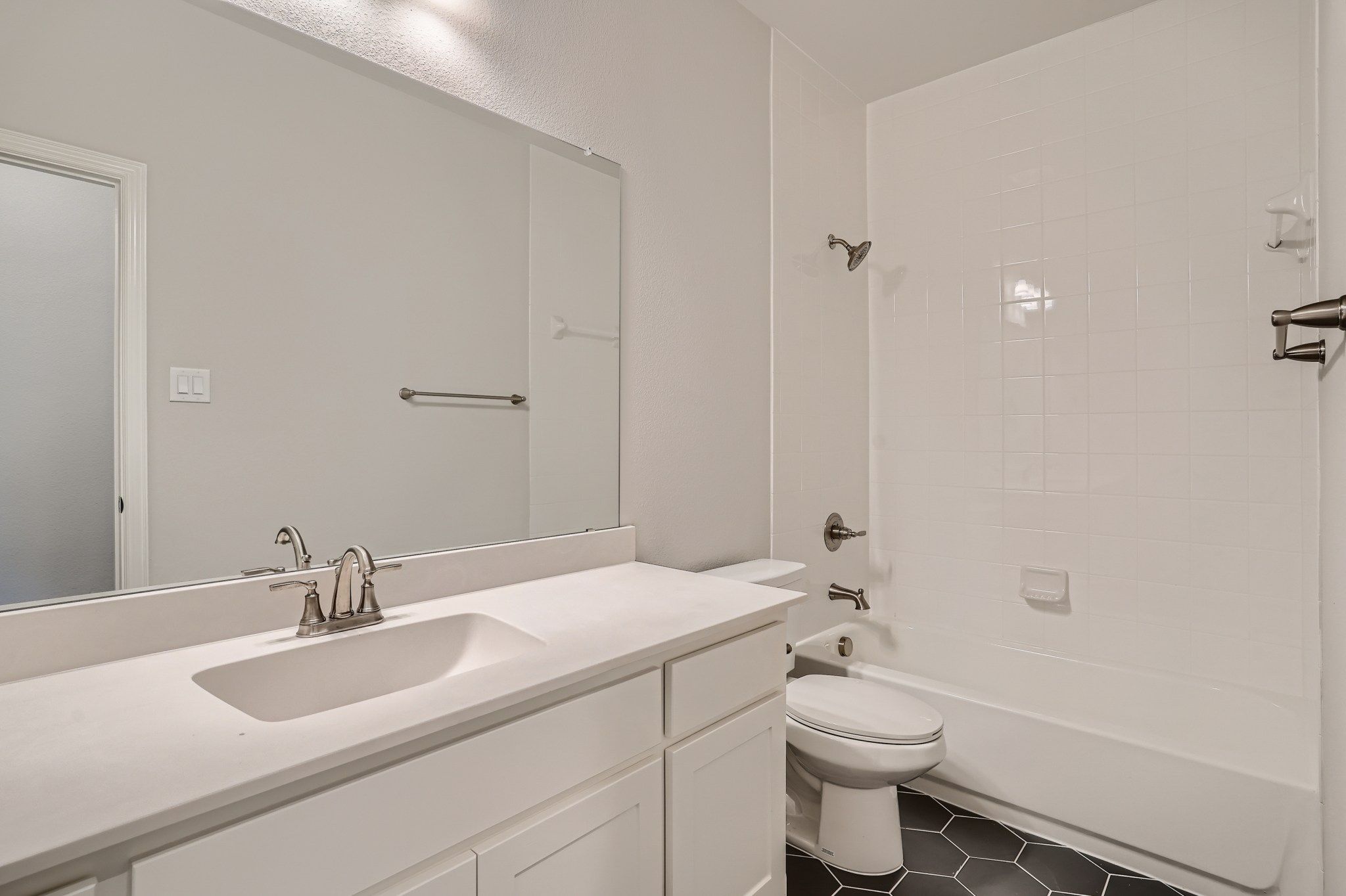 Plan 1683 Secondary Bathroom Representative Photo