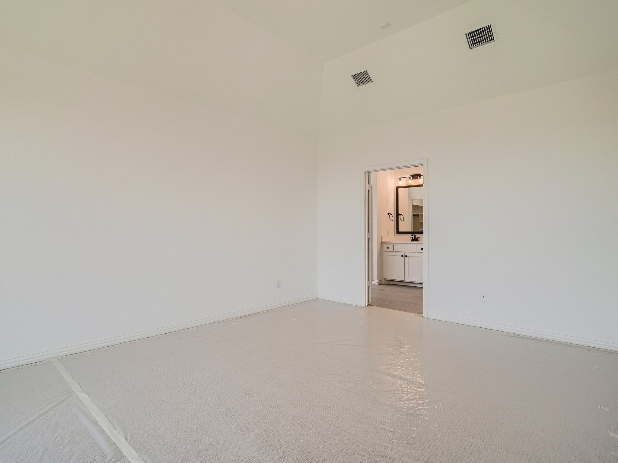 Plan 1688 Main Bedroom Representative Image