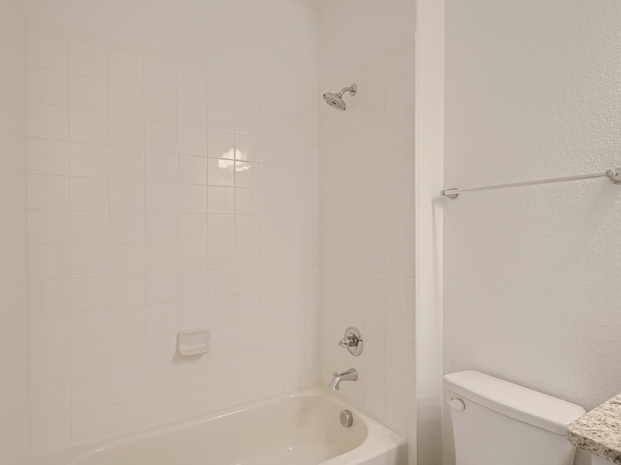 Plan 1402 Secondary Bathroom Representative Photo