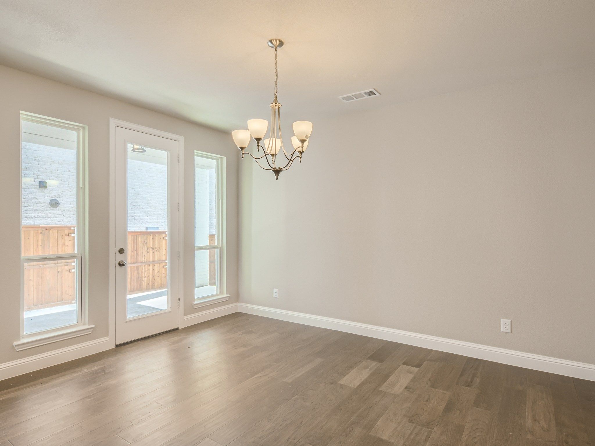 Plan 1407 Breakfast Area Representative Photo