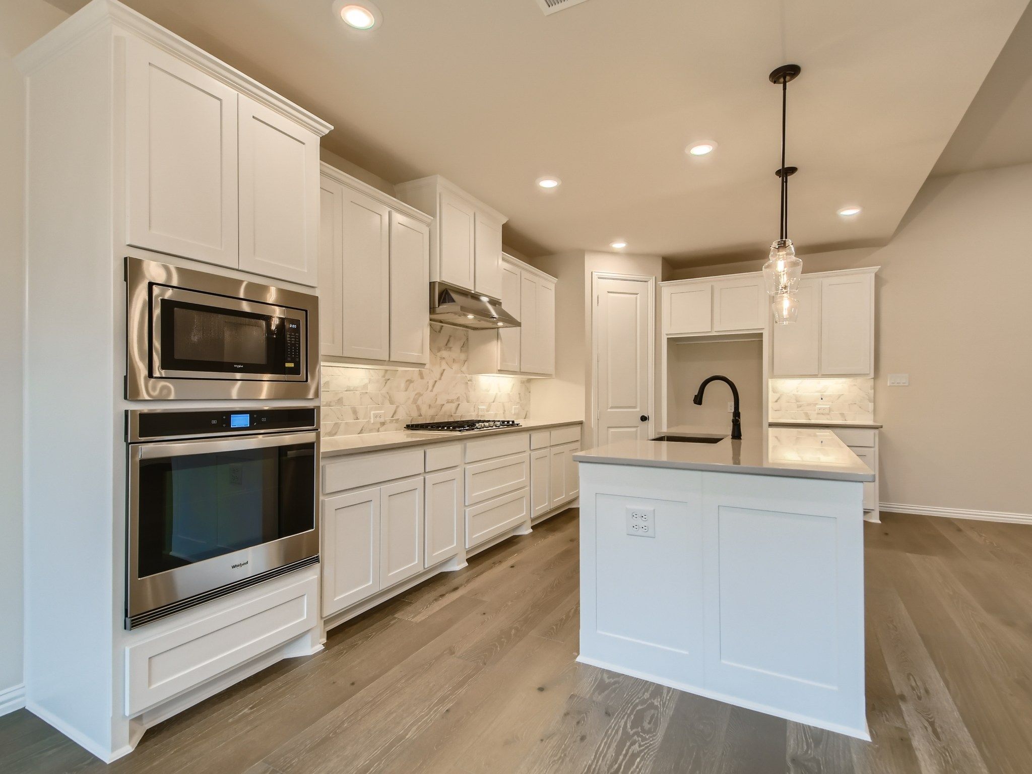 Plan 1530 Kitchen Representative Photo