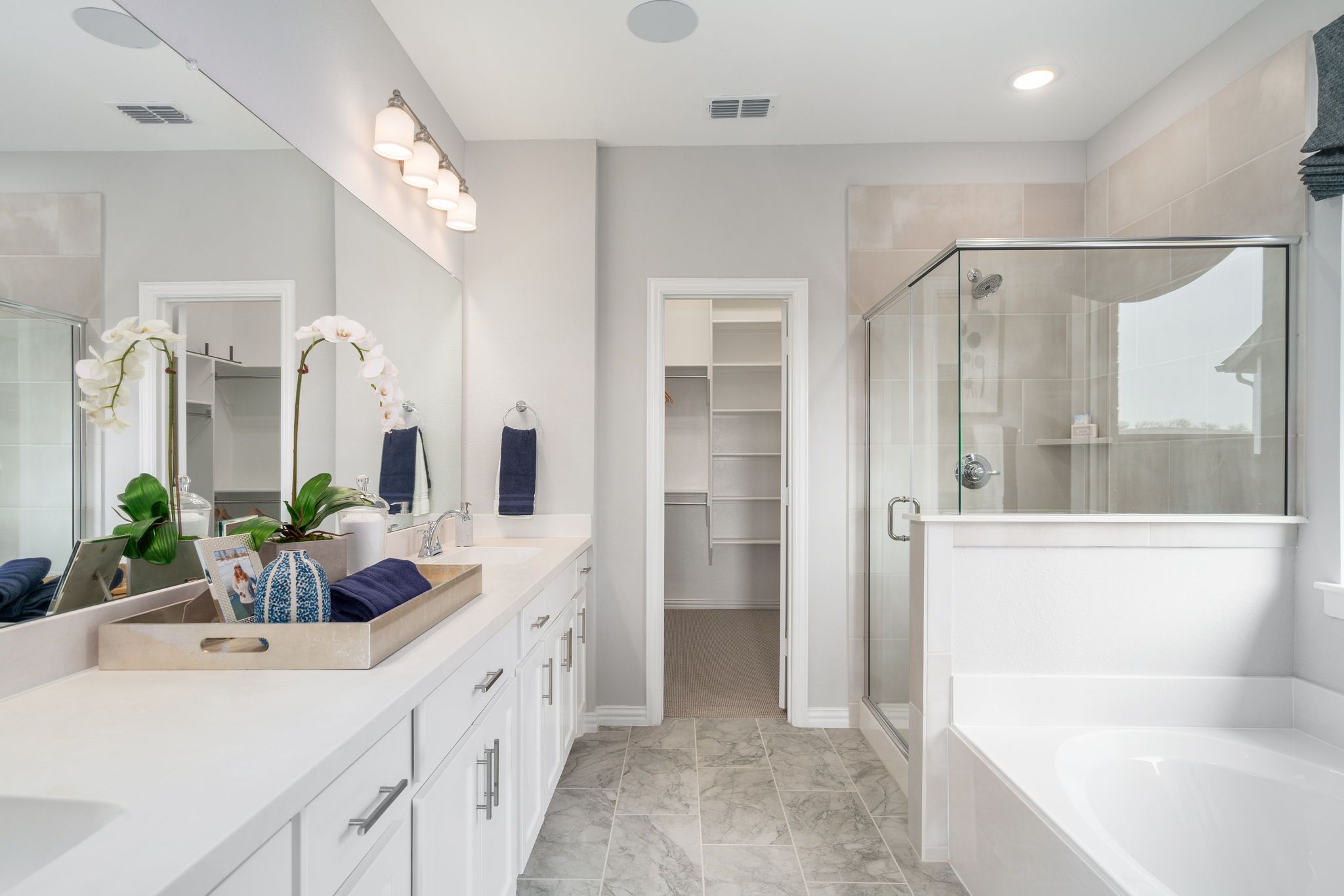 Plan 1523 Main Bathroom Photo by American Legend Homes