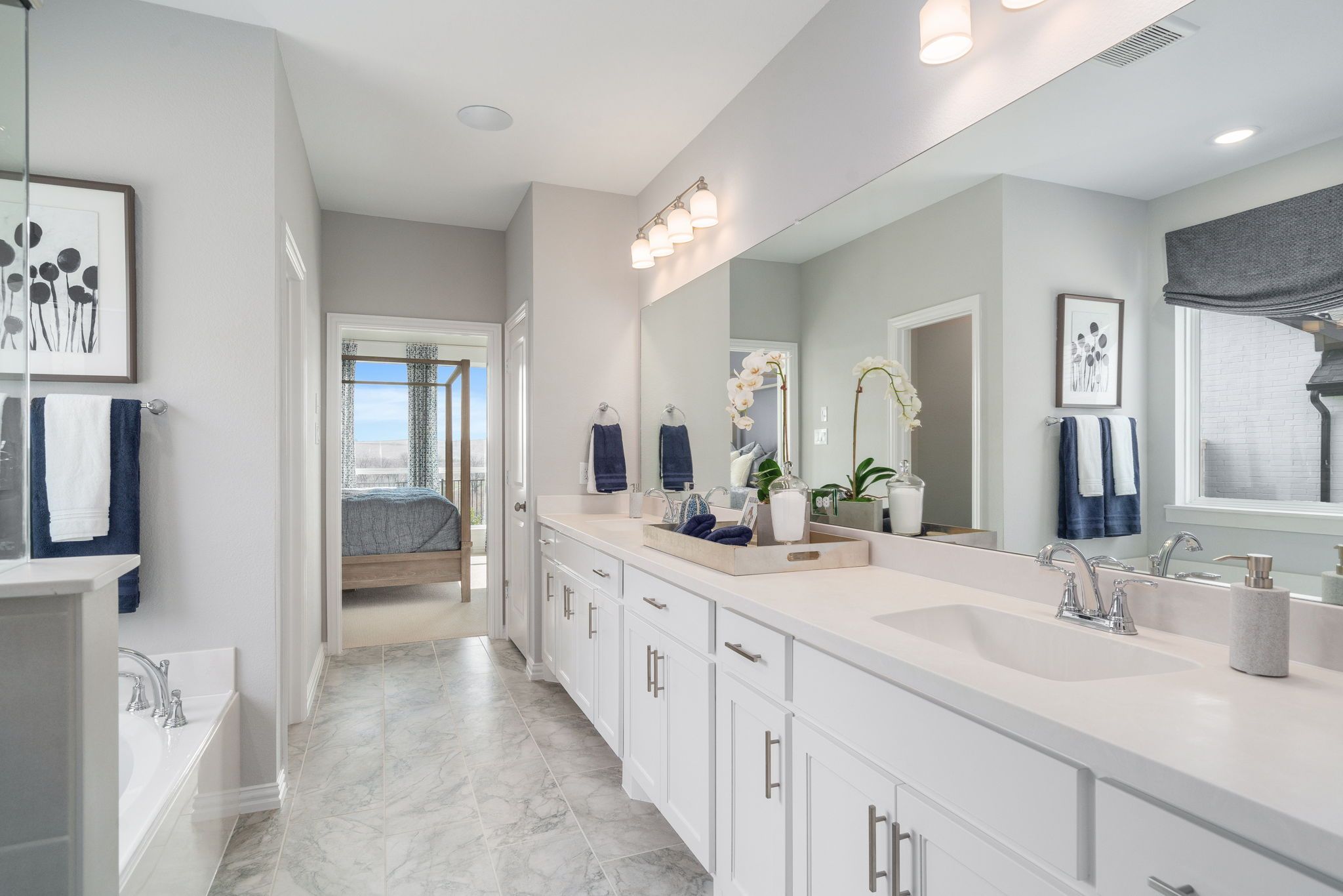 Plan 1523 Main Bathroom Photo by American Legend Homes