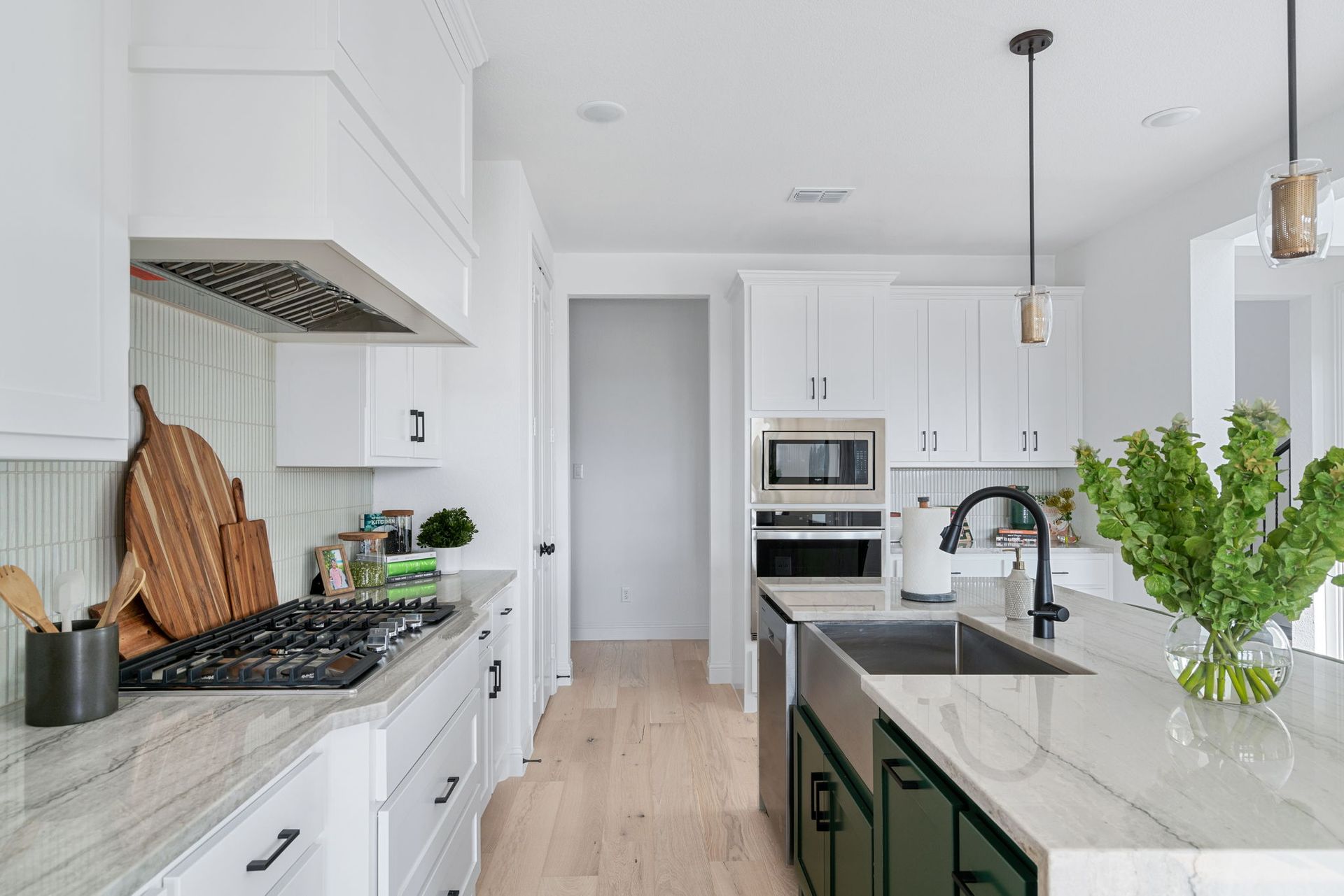 Plan 1686 Kitchen Photo by American Legend Homes