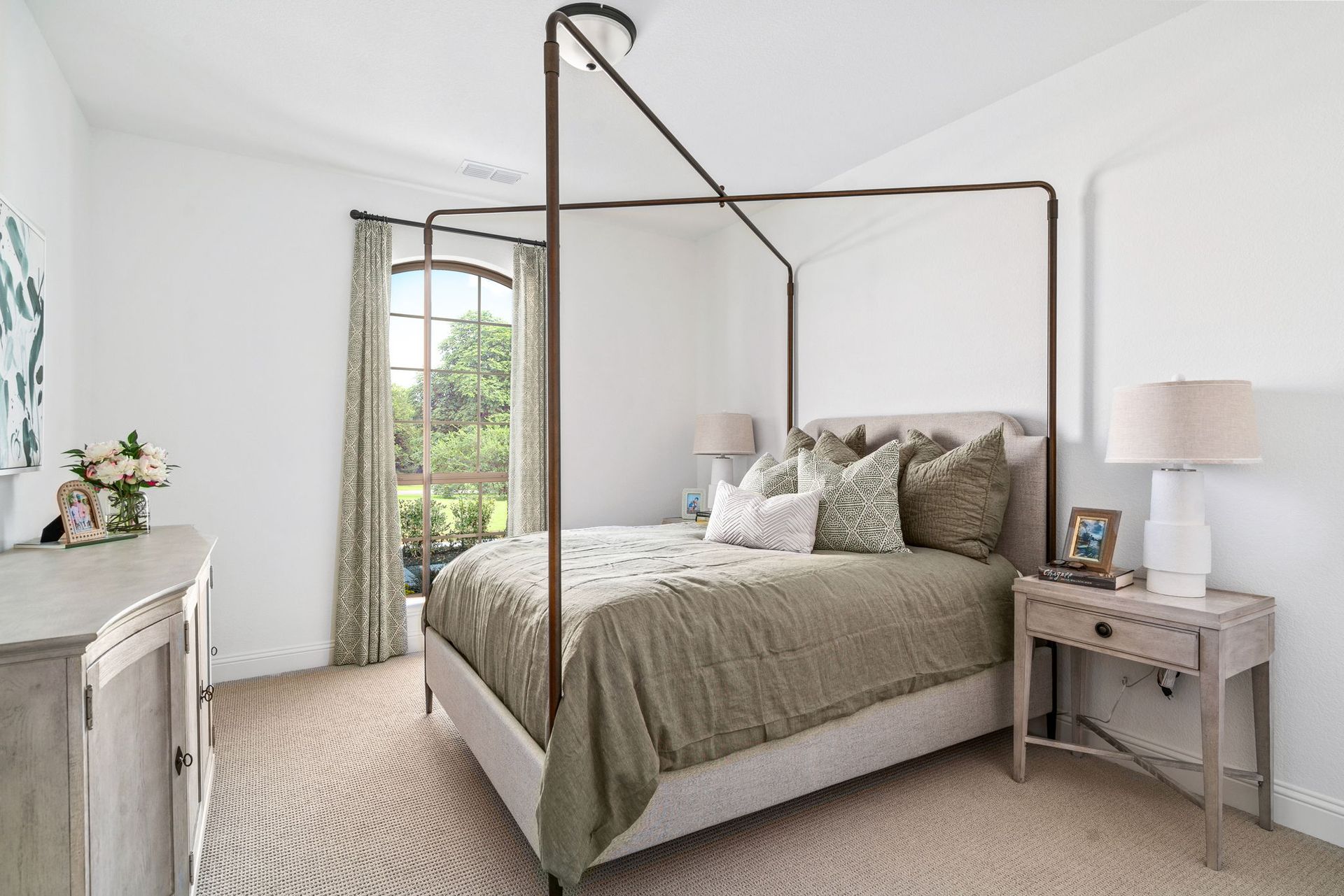 Plan 1686 Guest Room Photo by American Legend Homes
