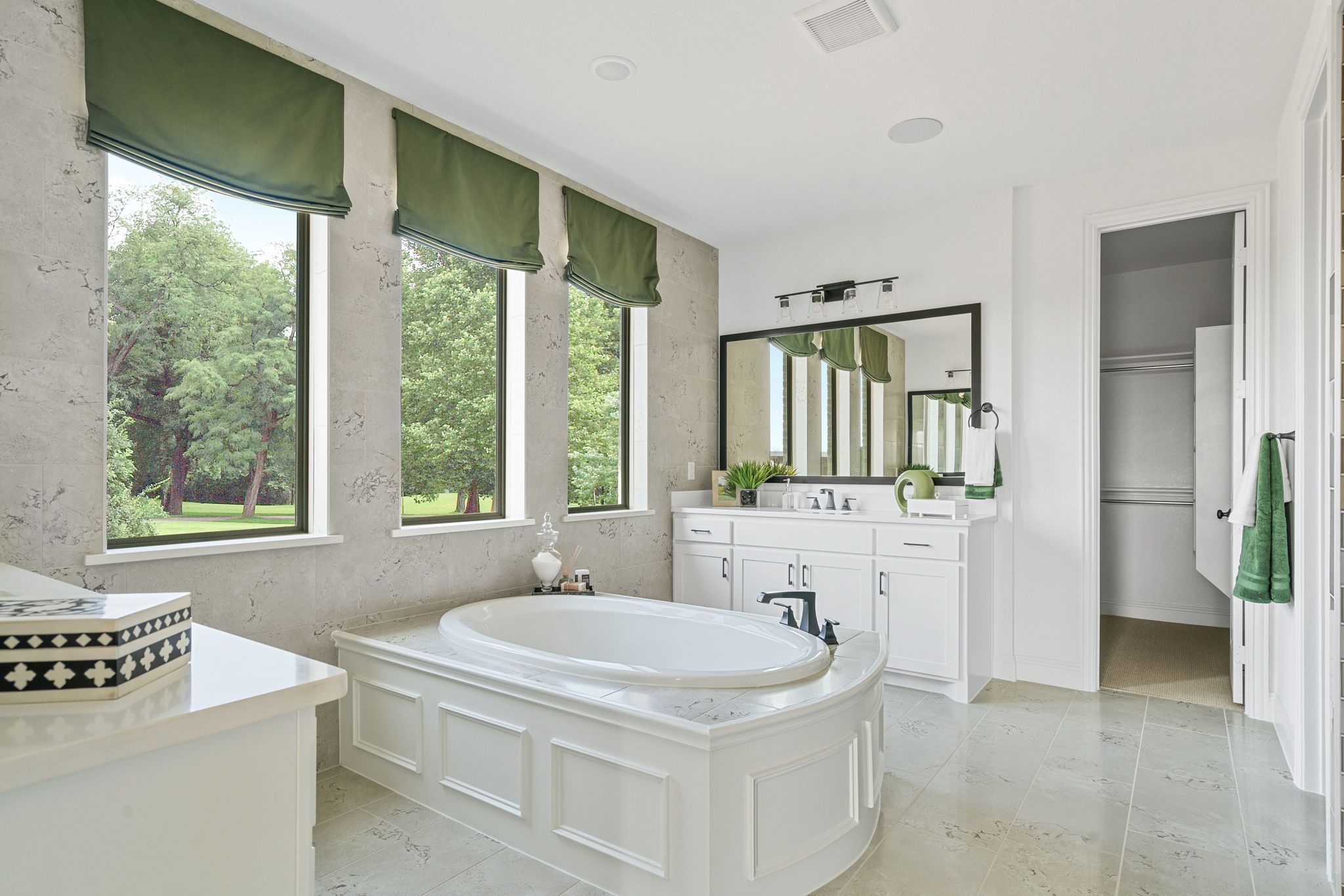 Plan 1686 Main Bathroom Photo by American Legend Homes