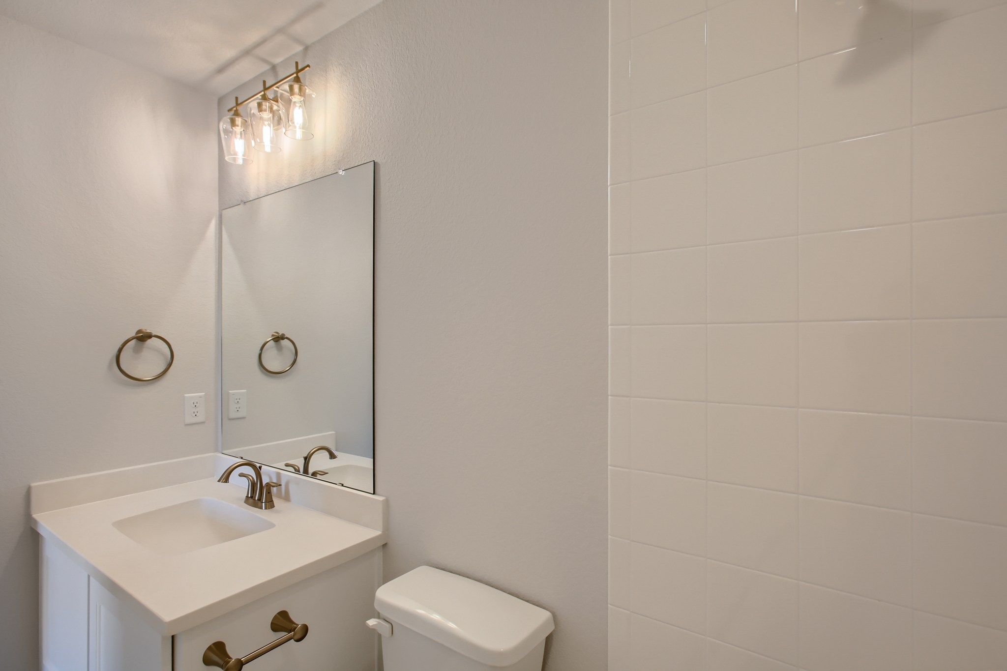 Plan 1135 Secondary Bathroom Representative Photo