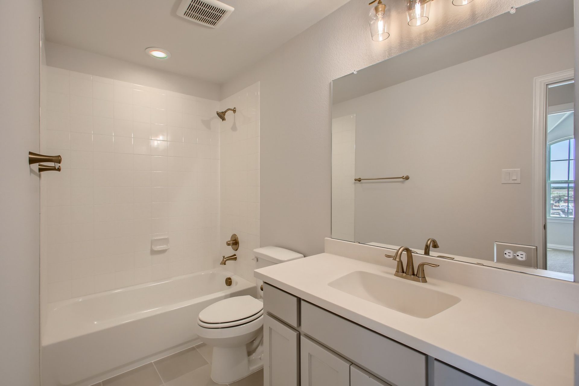 Plan 1135 Secondary Bathroom Representative Photo