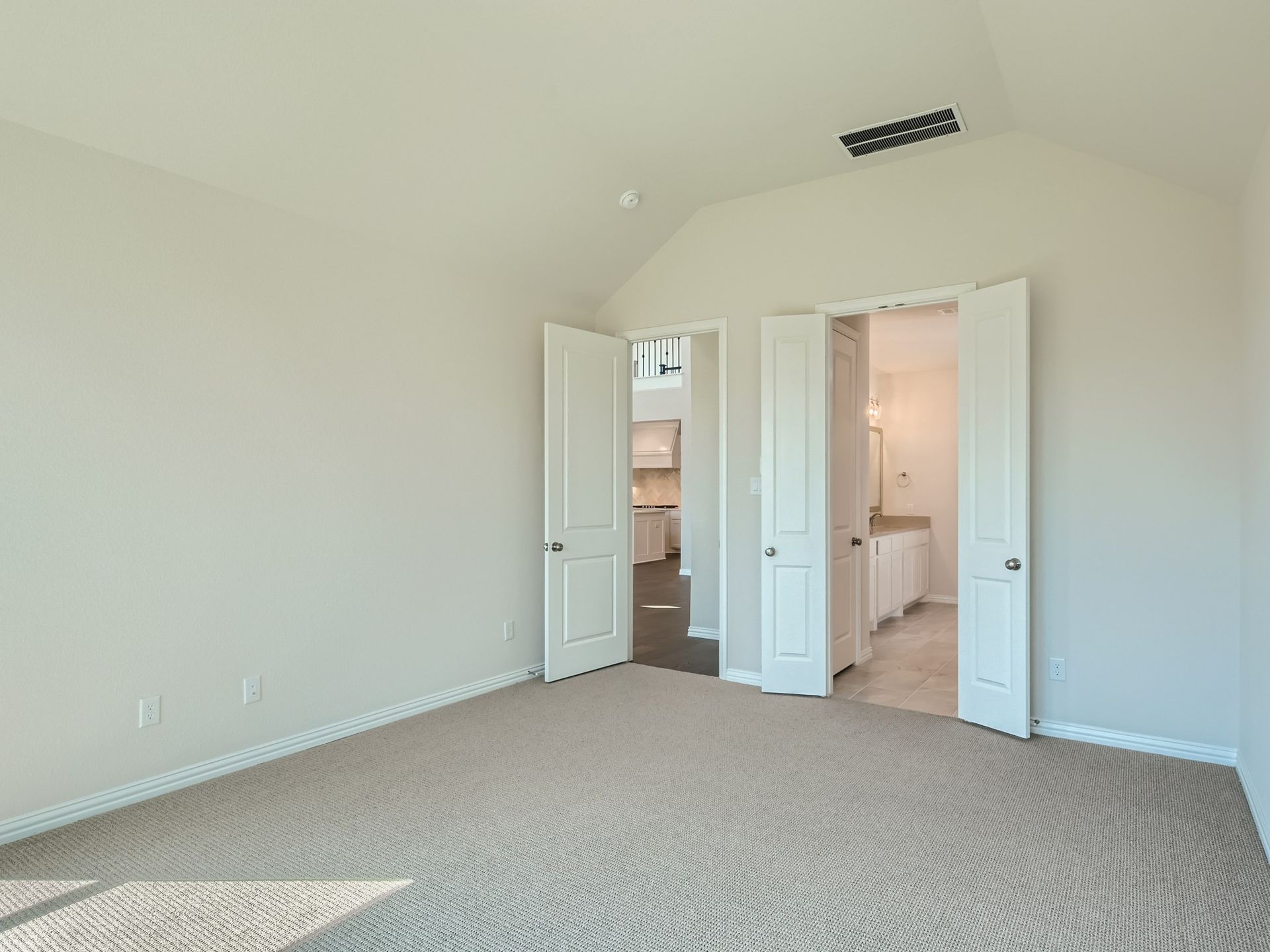 Plan 1527 Main Bedroom Representative Photo