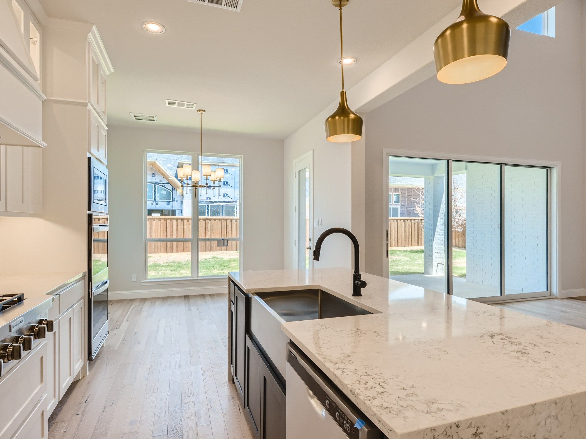 Plan 694 Kitchen Representative Photo