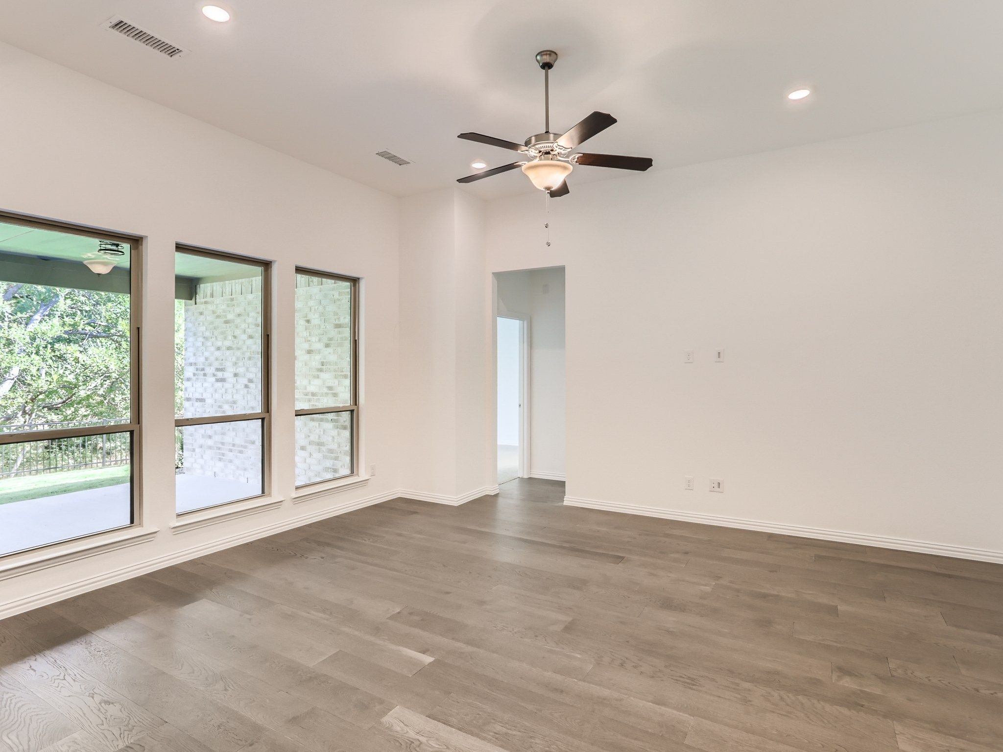 Plan 1520 Living Room Representative Photo