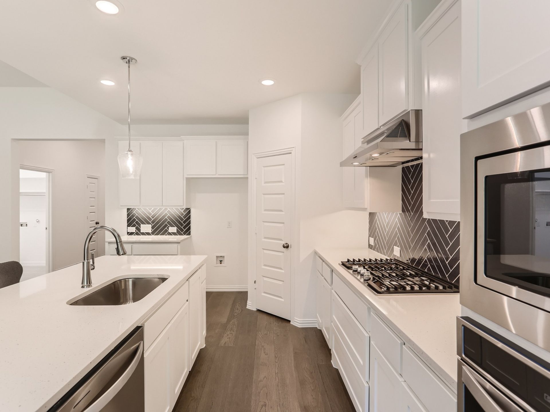Plan 1520 Kitchen Representative Photo