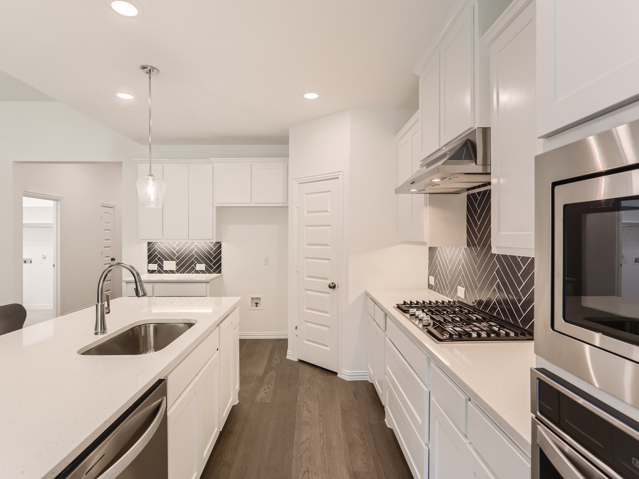 Plan 1520 Kitchen Representative Photo