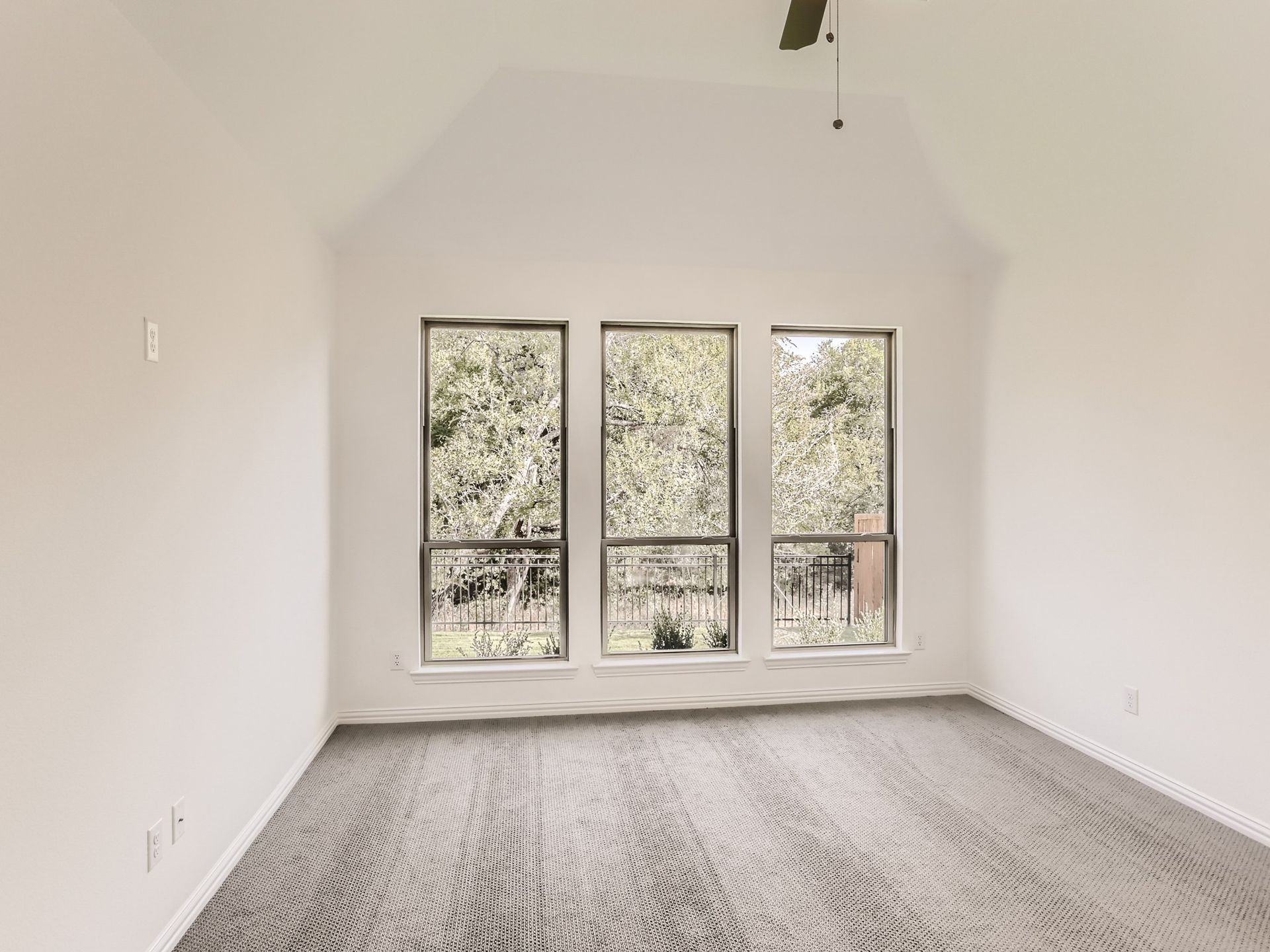 Plan 1520 Main Bedroom Representative Photo