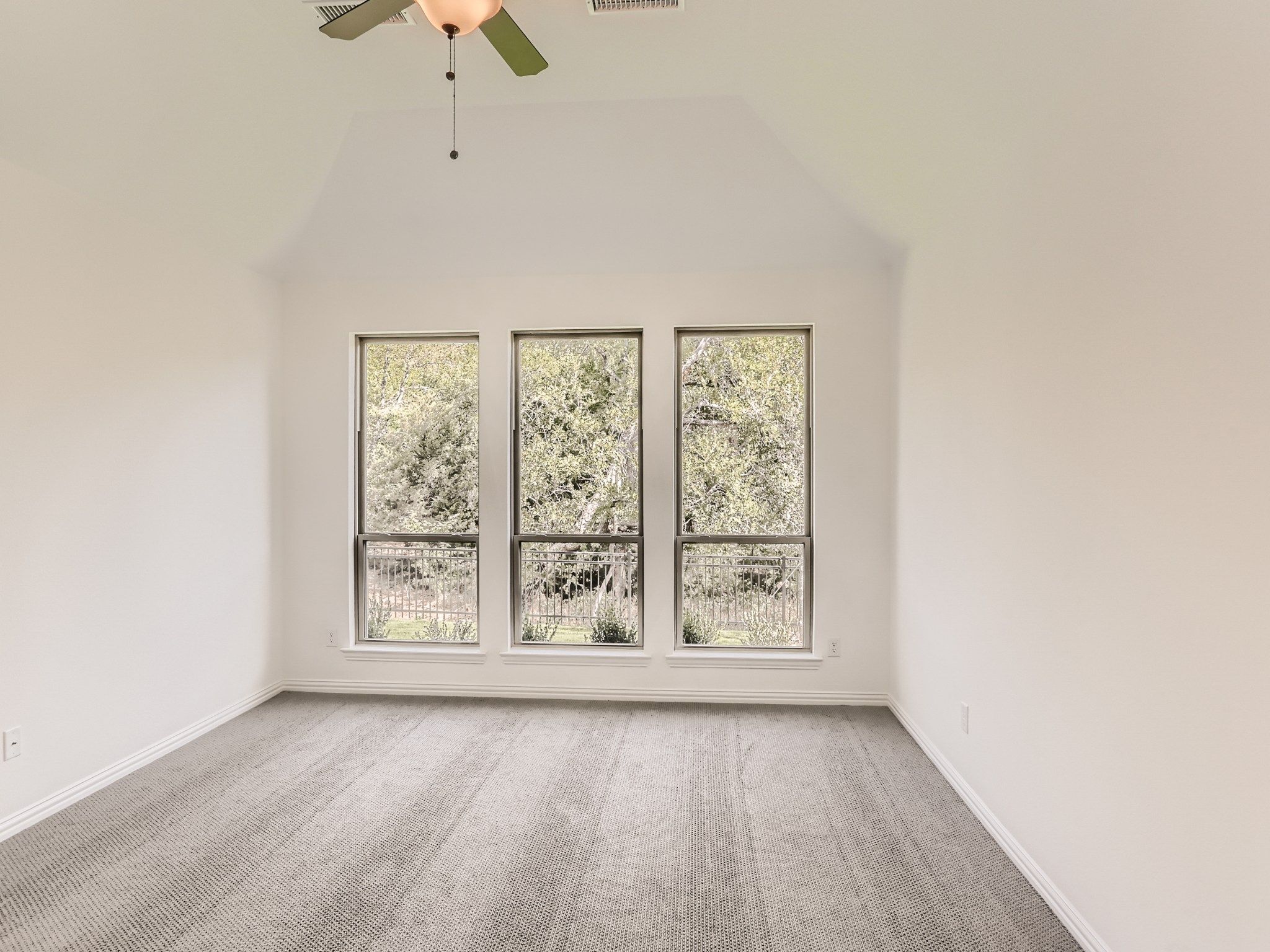Plan 1520 Main Bedroom Representative Photo
