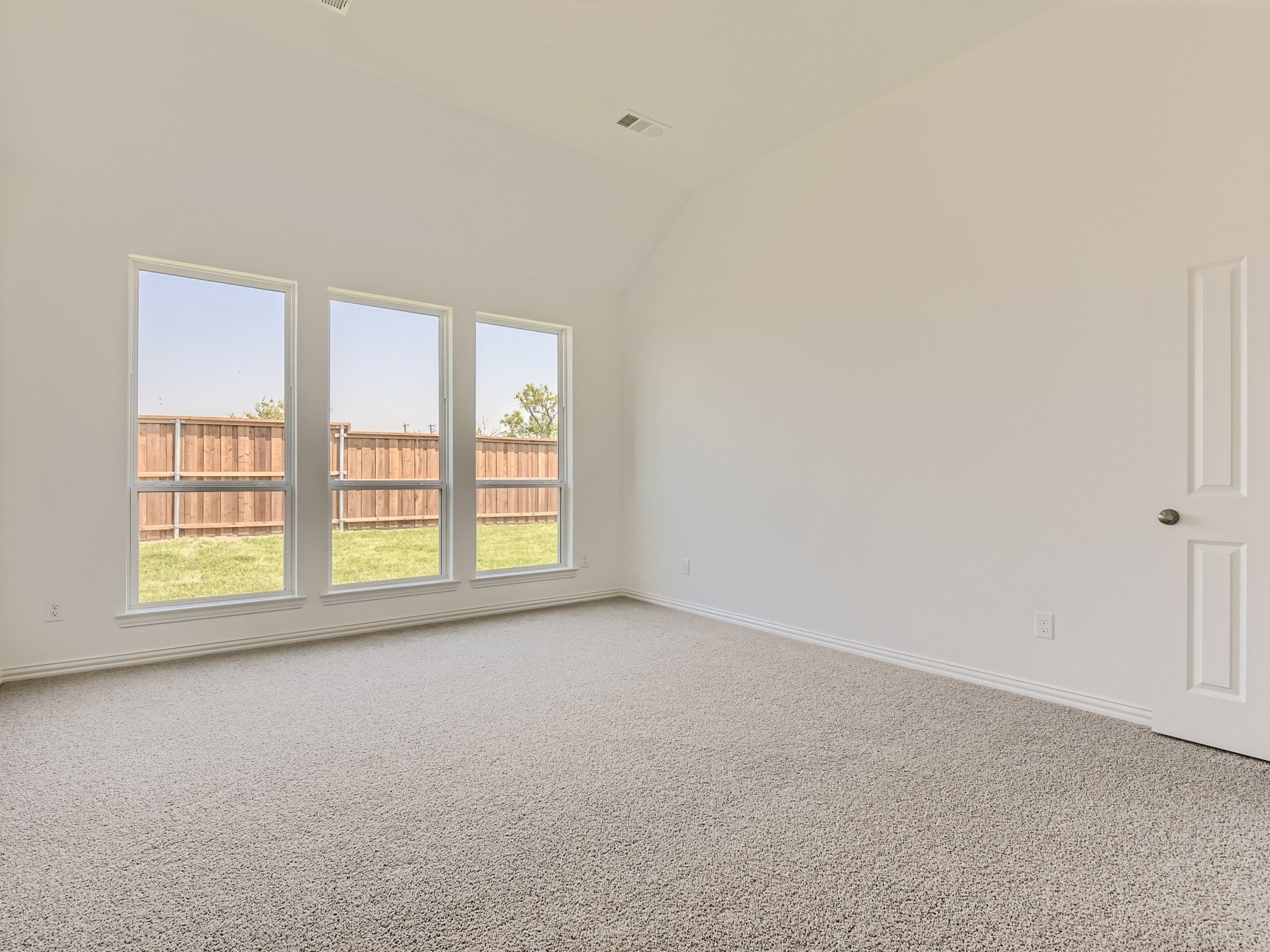 Plan 1522 Main Bedroom Representative Image