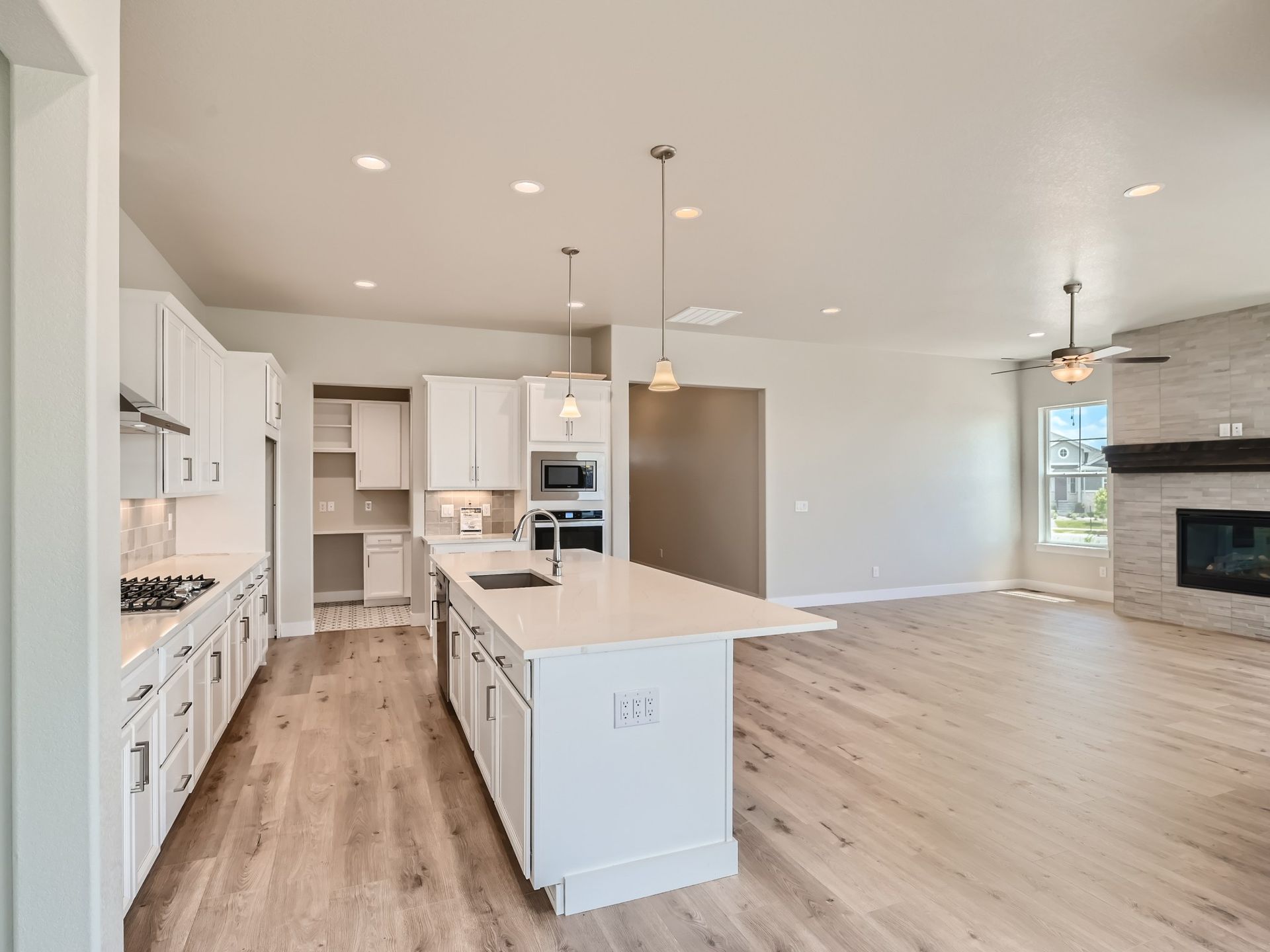 Plan C552 Kitchen Representative Photo